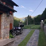 Pensión El Quintà 3*